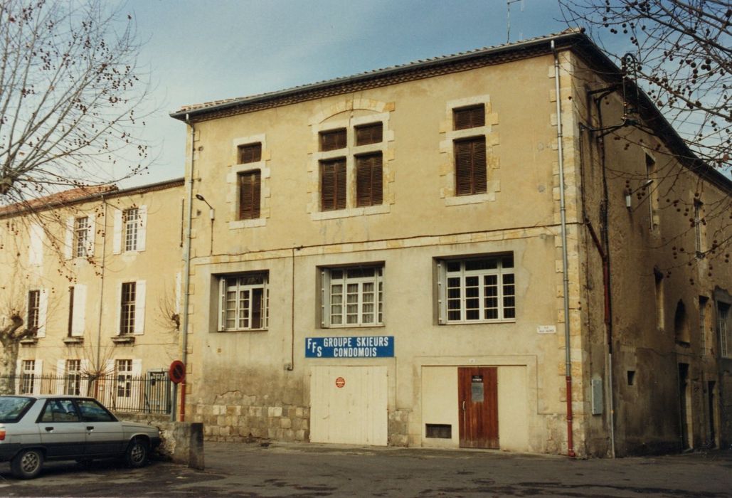 façade sur la rue Jean Jaurès, vue partielle