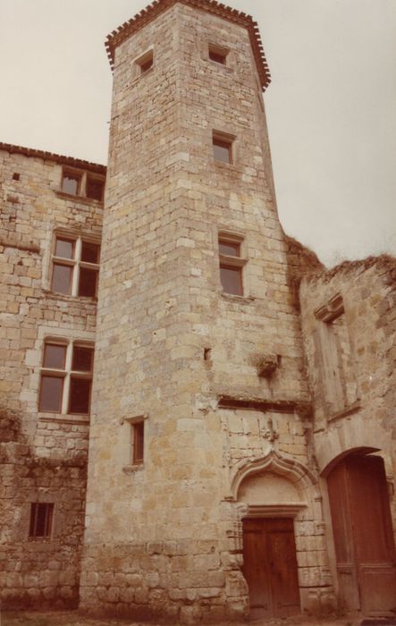 aile ouest, tour d’escalier, élévation est