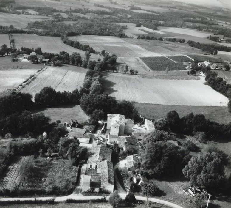 vue aérienne de l’ensemble des bâtiments dans leur environnement