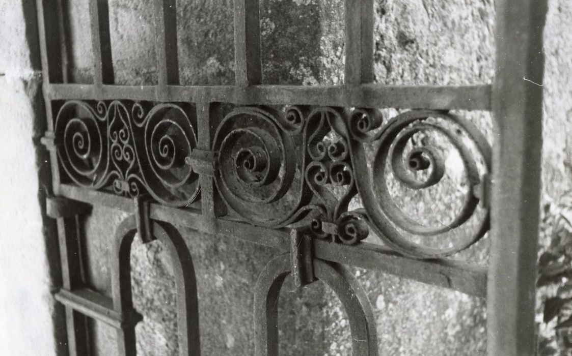 grille d’accès aux jardins en terrasse, détail