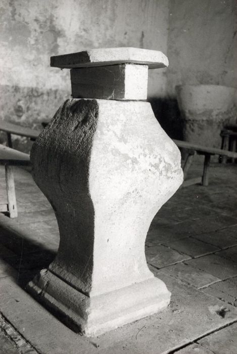 socle du bénitier