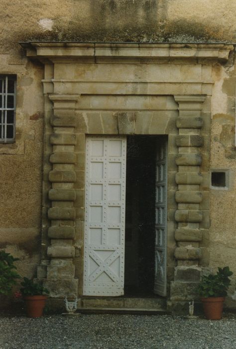 aile sud, porte d’accès nord