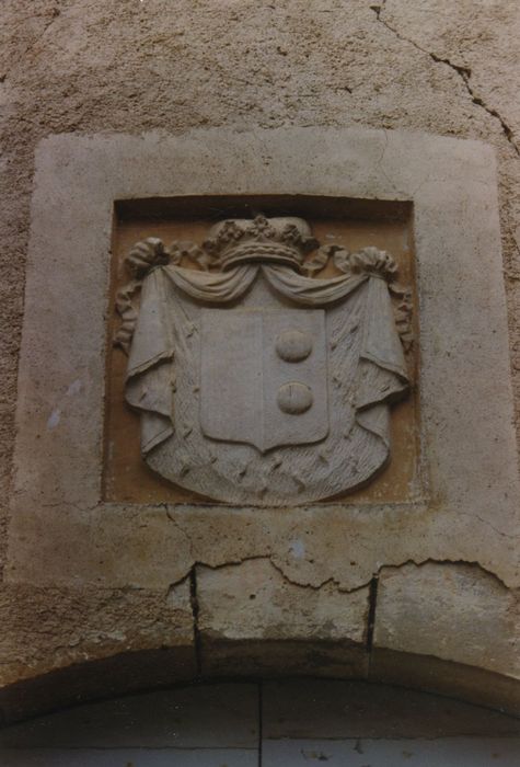 bas-relief armorié