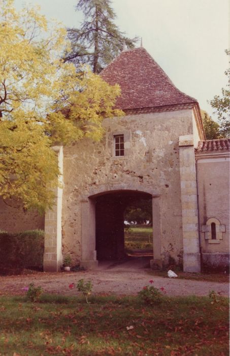 tour-porche, élévation nord-ouest