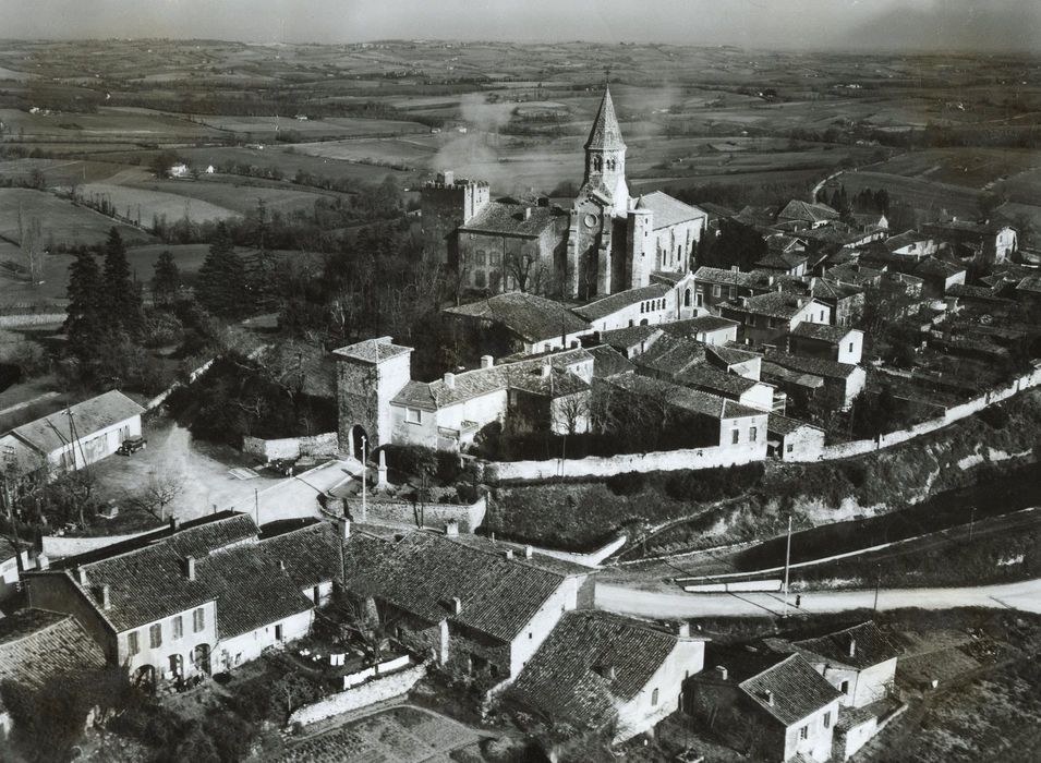 vue aérienne de l’ensemble des bâtiments dans leur environnement