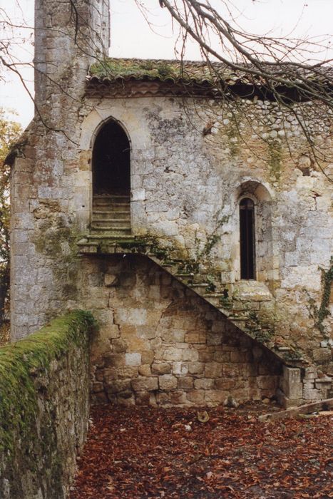 façade latérale sud-est, vue partielle