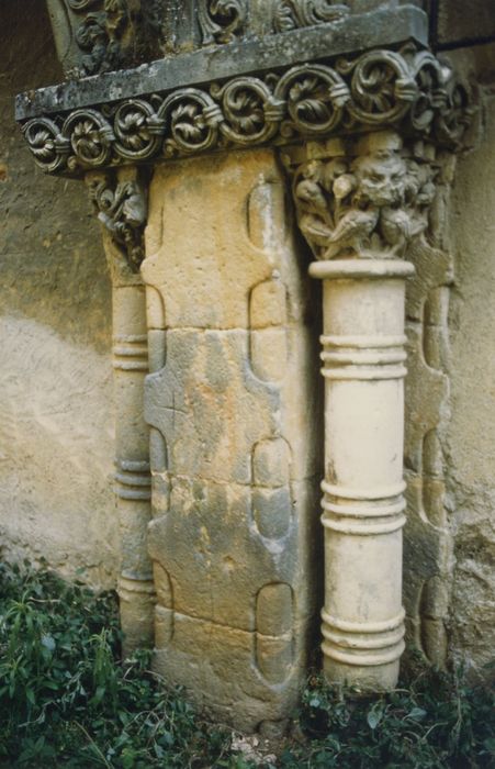 cloître, détail d’une pile