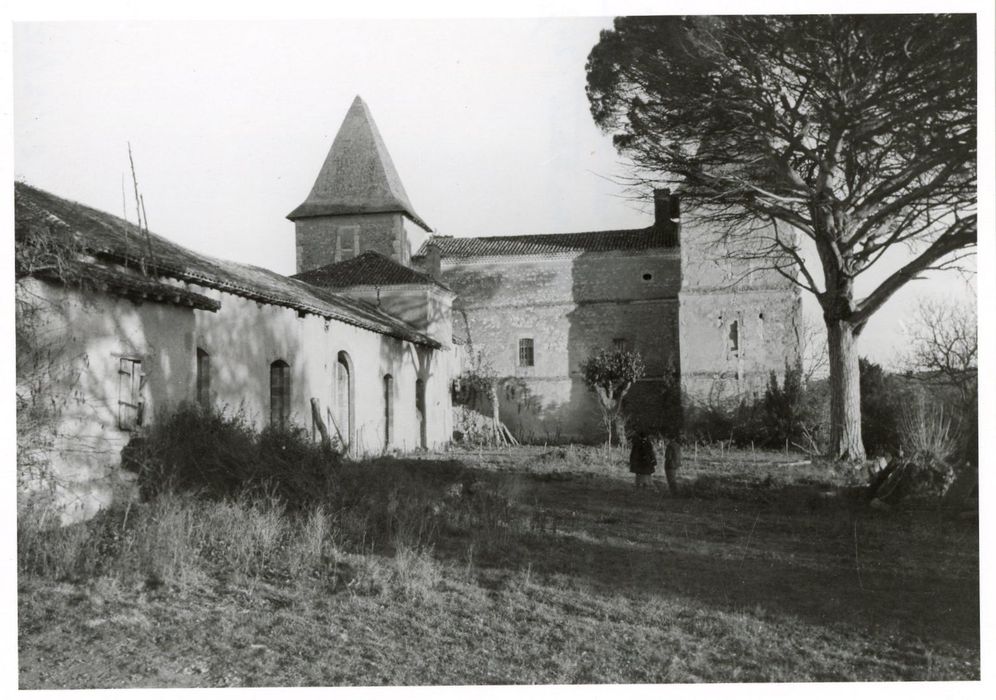 façade nord-ouest, vue partielle