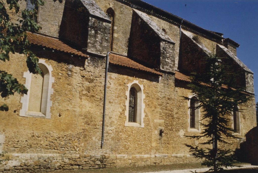 façade latérale sud, vue partielle