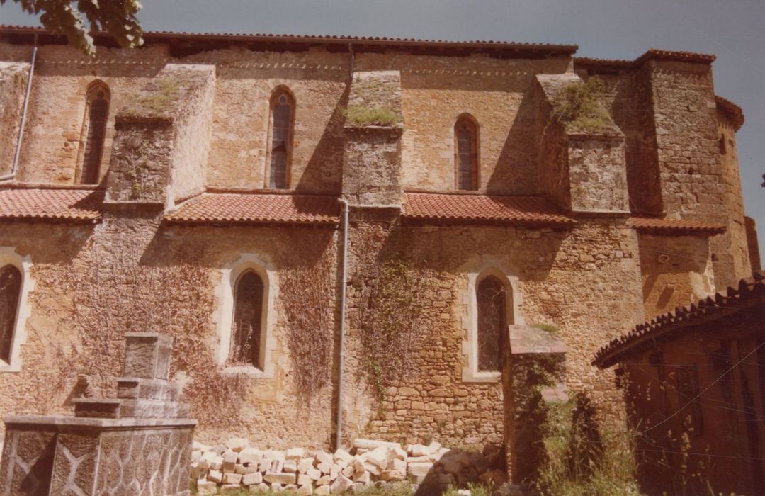 façade latérale sud, vue partielle