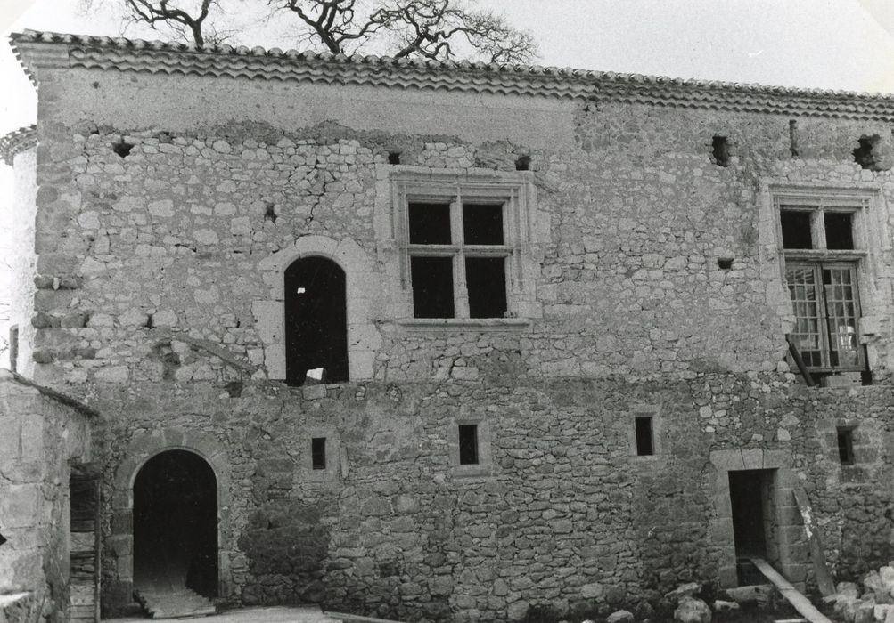 aile ouest, façade est, vue partielle