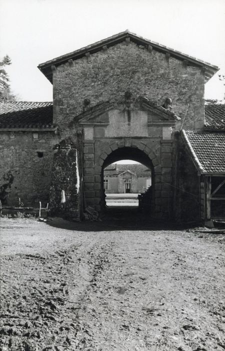 porche d’accès ouest, élévation ouest