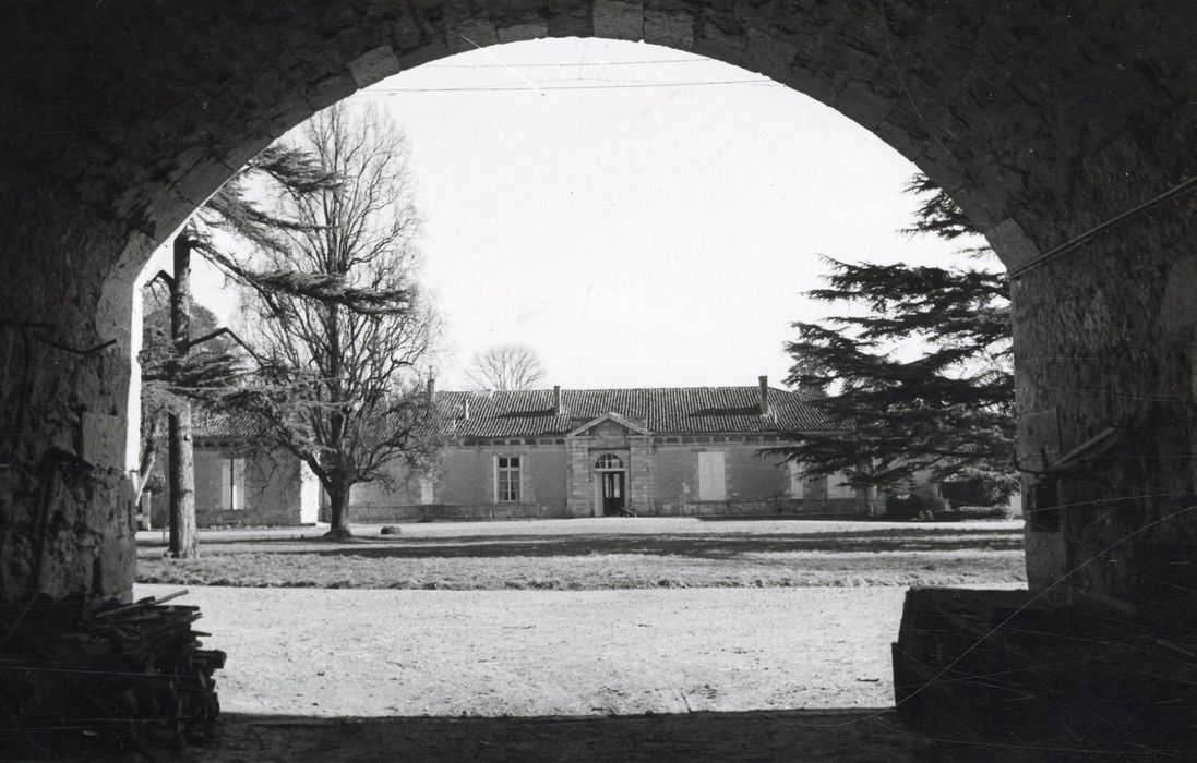 façade ouest, vue partielle