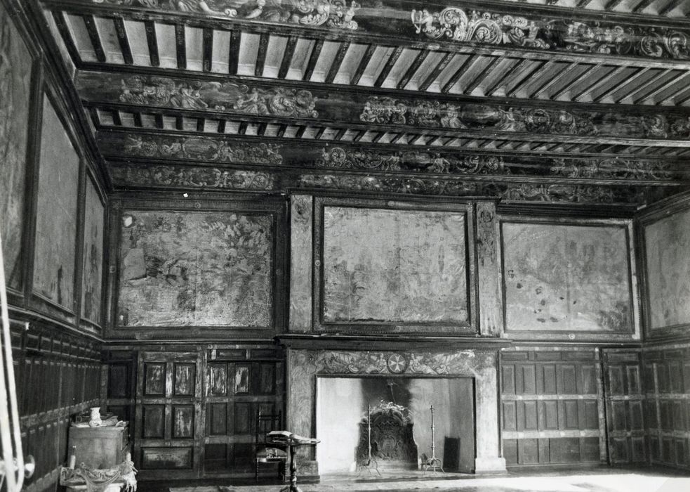 1er étage, grande salle, vue partielle des décors - © Ministère de la Culture (France), Médiathèque du patrimoine et de la photographie, Tous droits réservés 