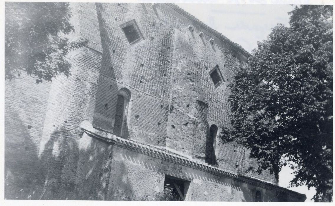façade latérale sud, vue partielle