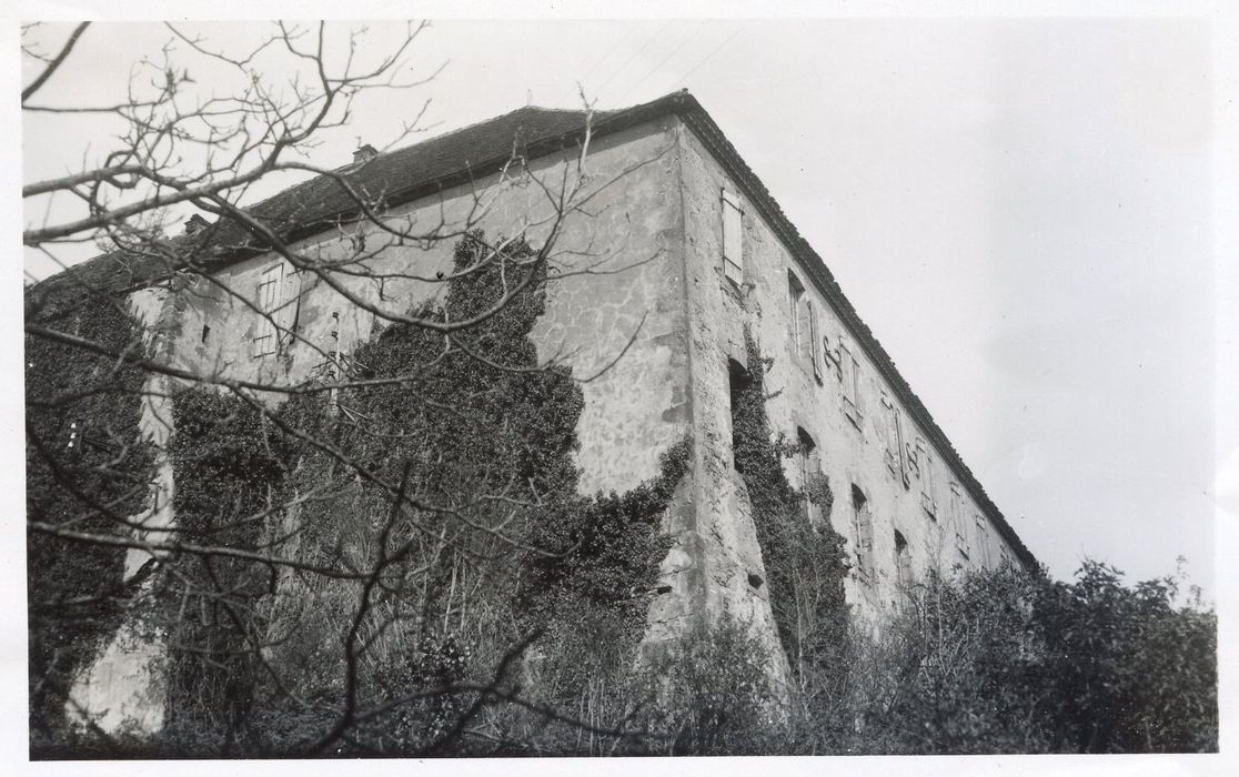 façades sud et ouest, vue partielle