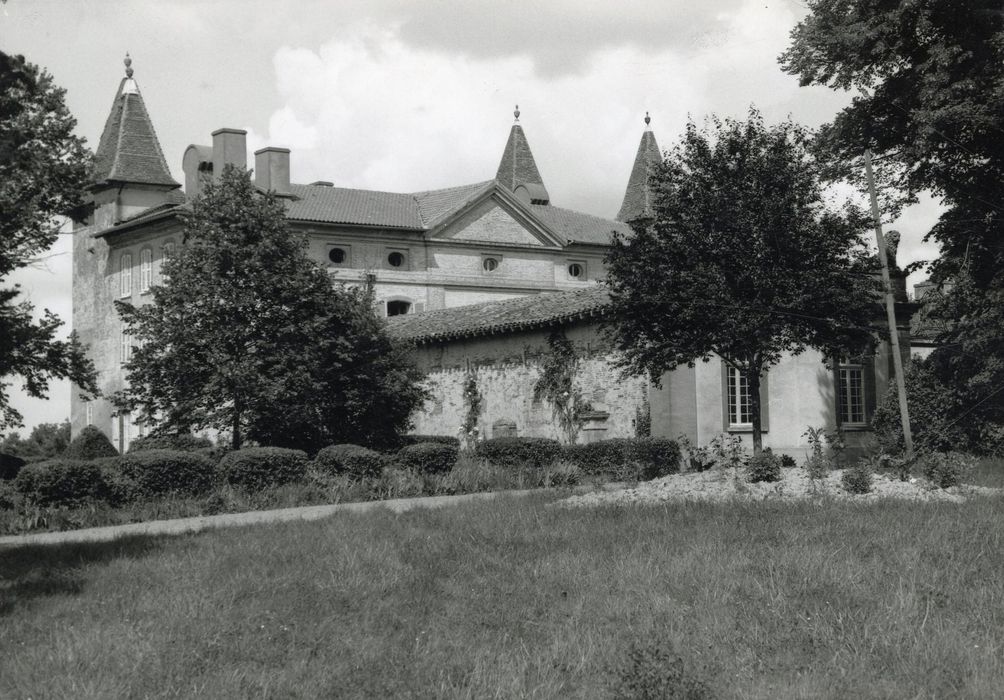 vue partielle du château depuis le Sud-Ouest