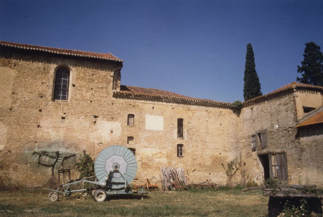 façade latérale sud, vue partielle