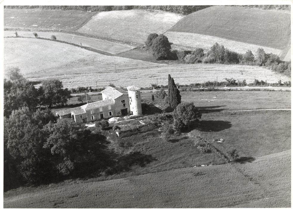 vue aérienne du château dans son environnement