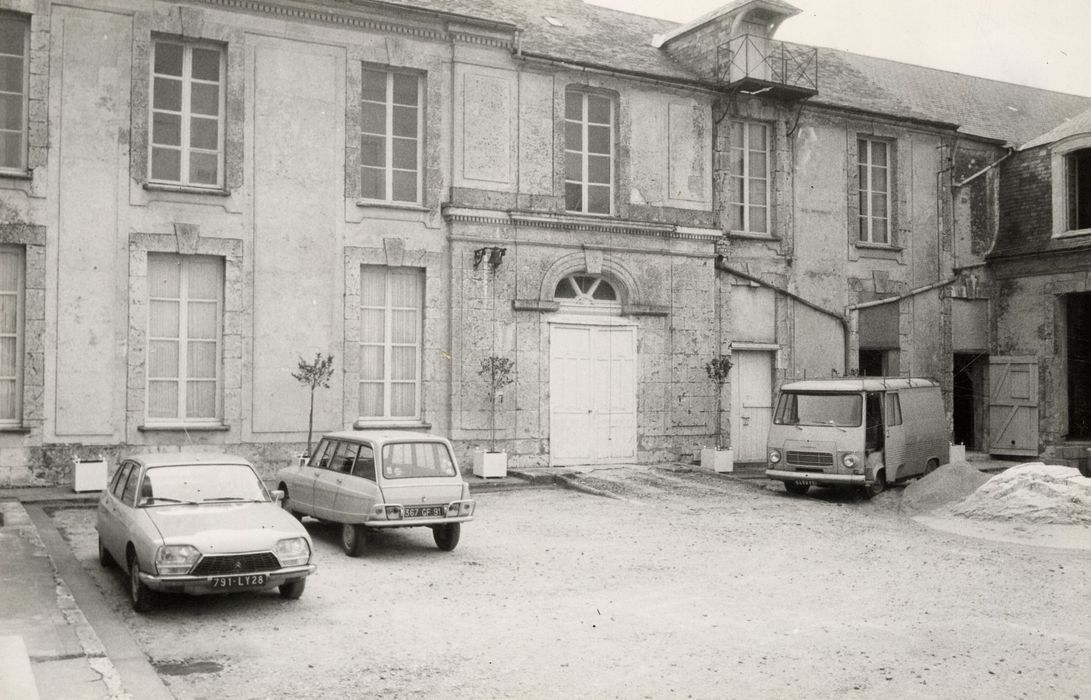 aile ouest, façade est, vue partielle