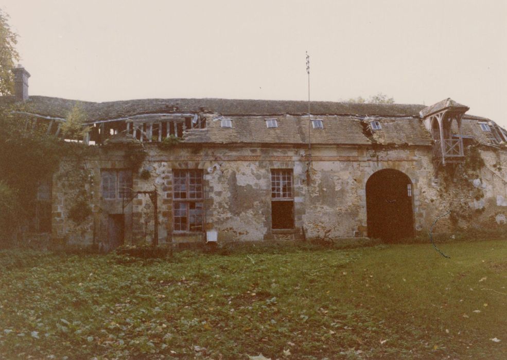 aile de l’ancien pressoir, façade est, vue partielle