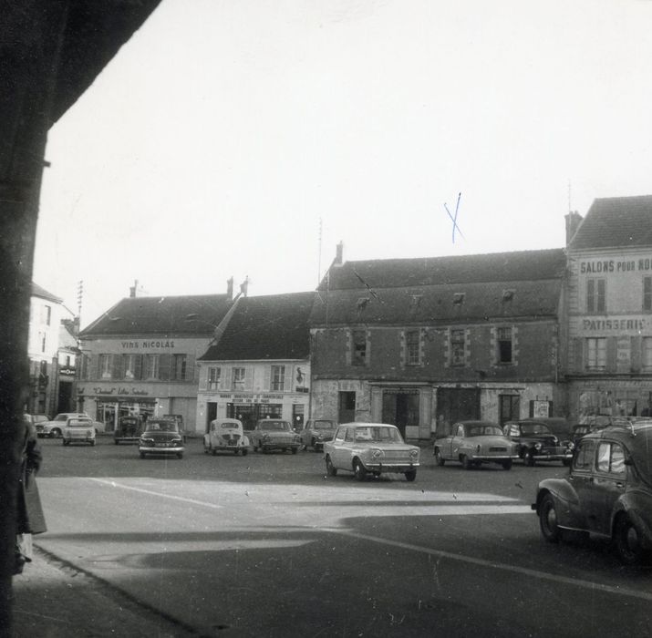 vue générale de la façade nord dans son environnement urbain