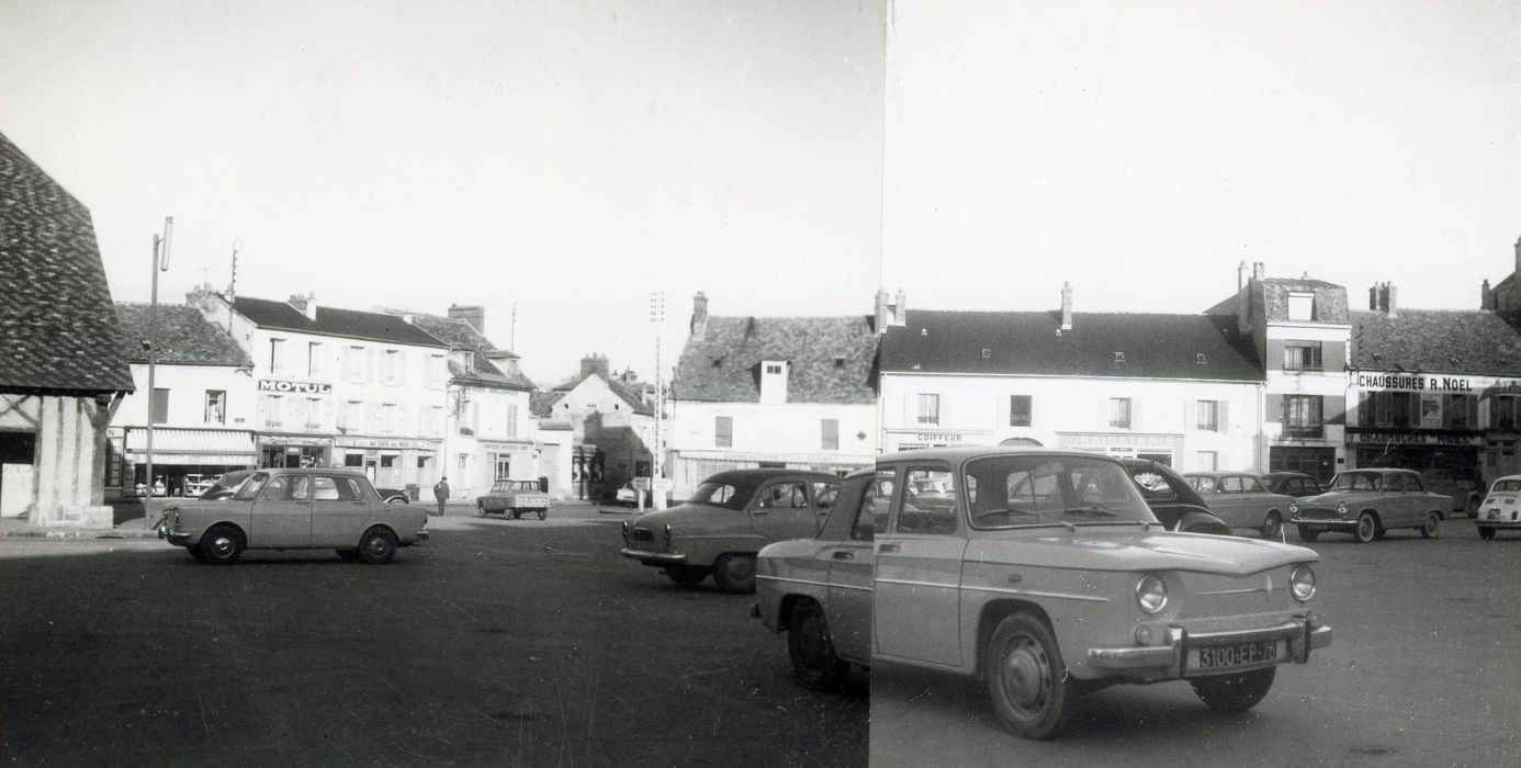 vue générale des façades sur la place de la Halle