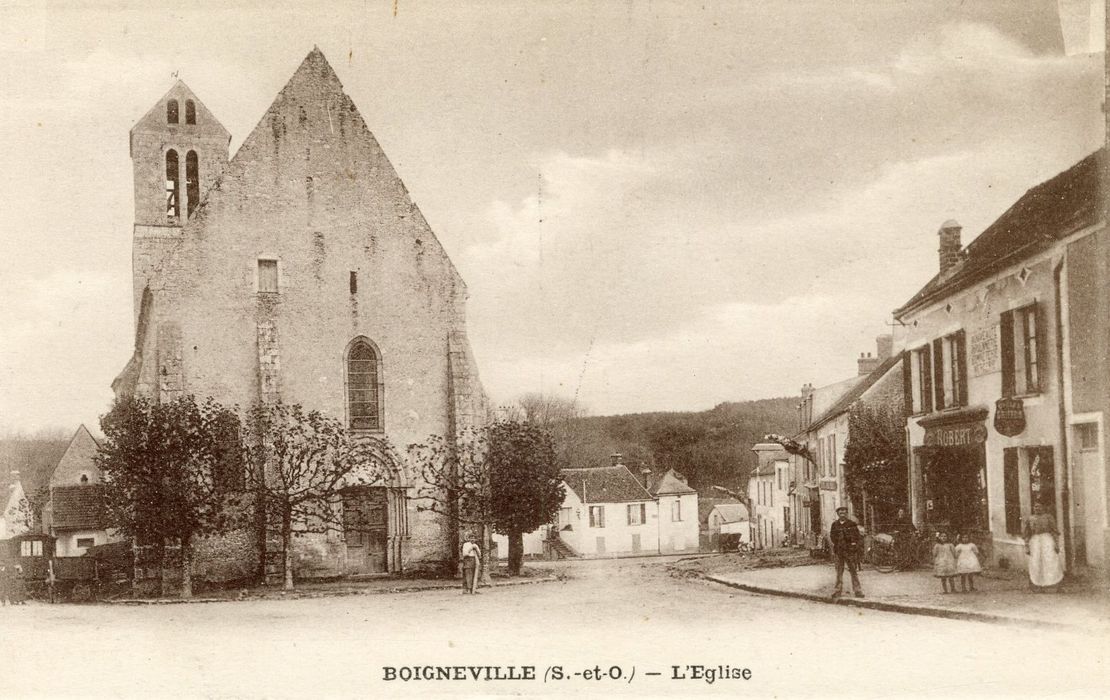 vue générale de l’église dans son environnement depuis l’ouest