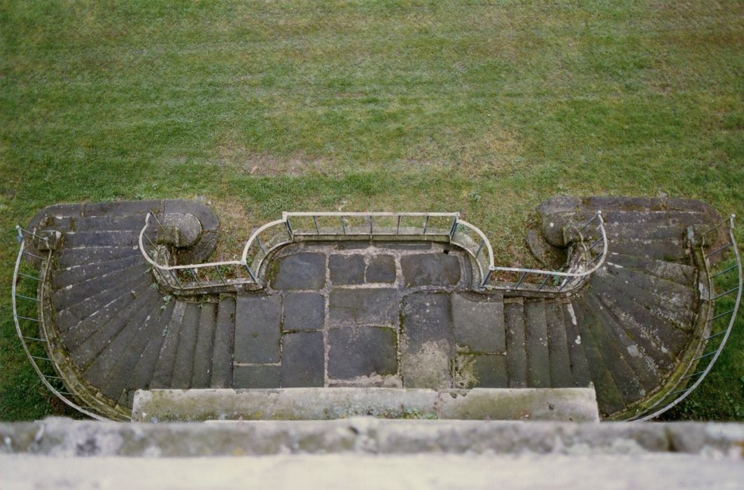 façade nord, escalier d’accès au parc