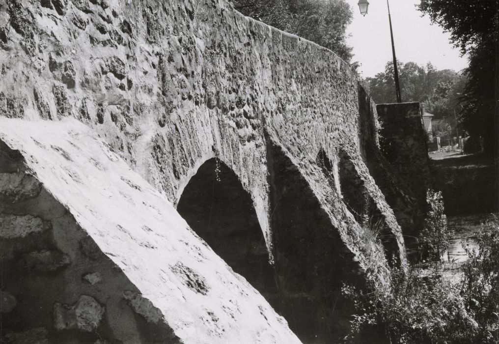 vue partielle du pont depuis l’amont