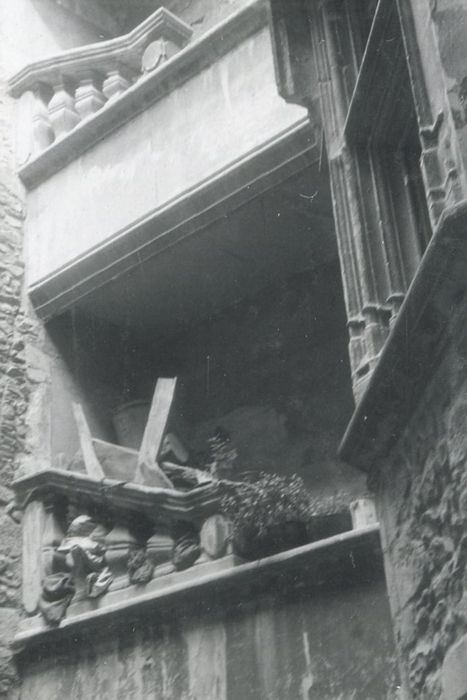 cour intérieure, loggia, vue partielle