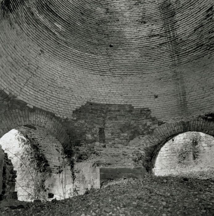 intérieur d’un haut-fourneau, vue partielle