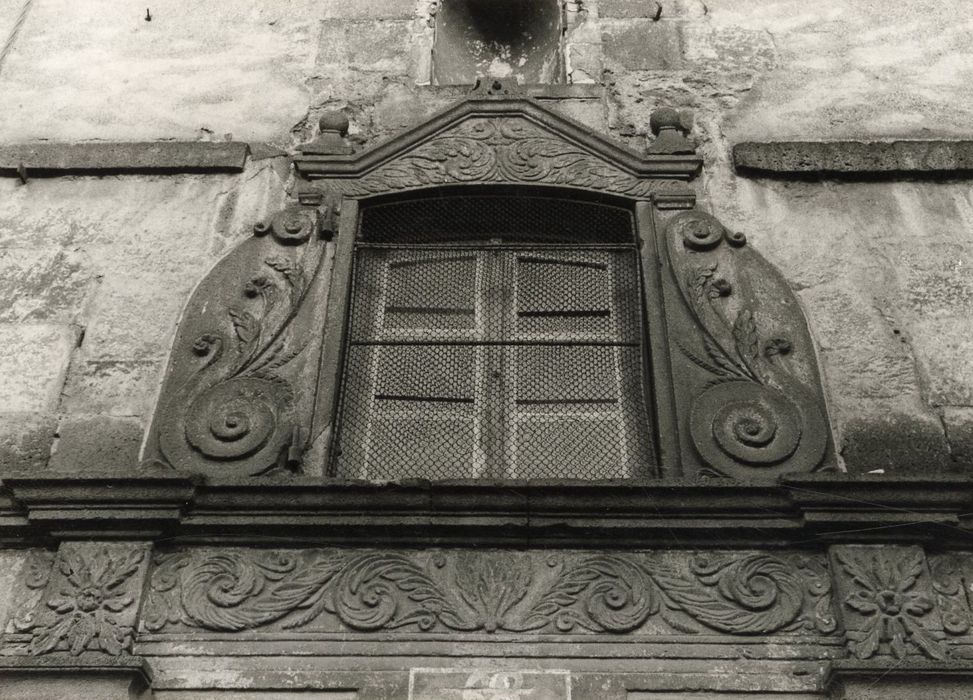 porte d’accès principal, détail