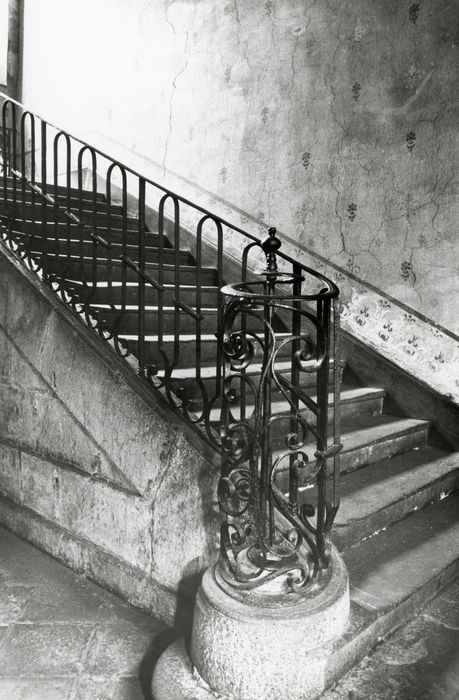 escalier monumental, détail du départ de la rampe