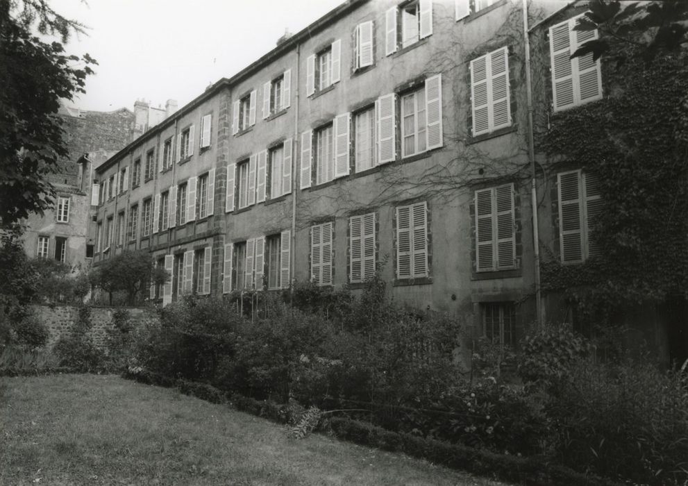 façade sud sur le jardin