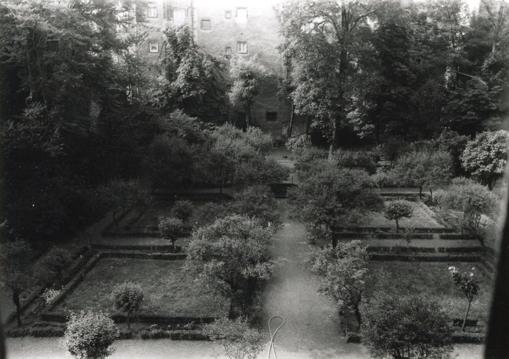 vue générale du jardin