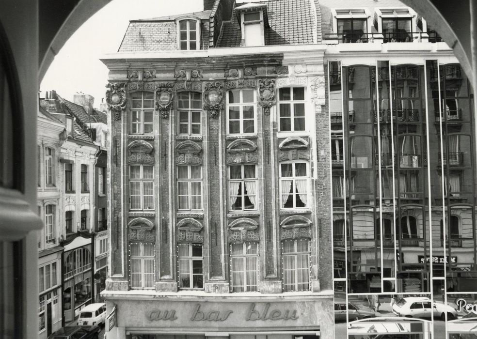 façade sur la rue Pierre Mauroy