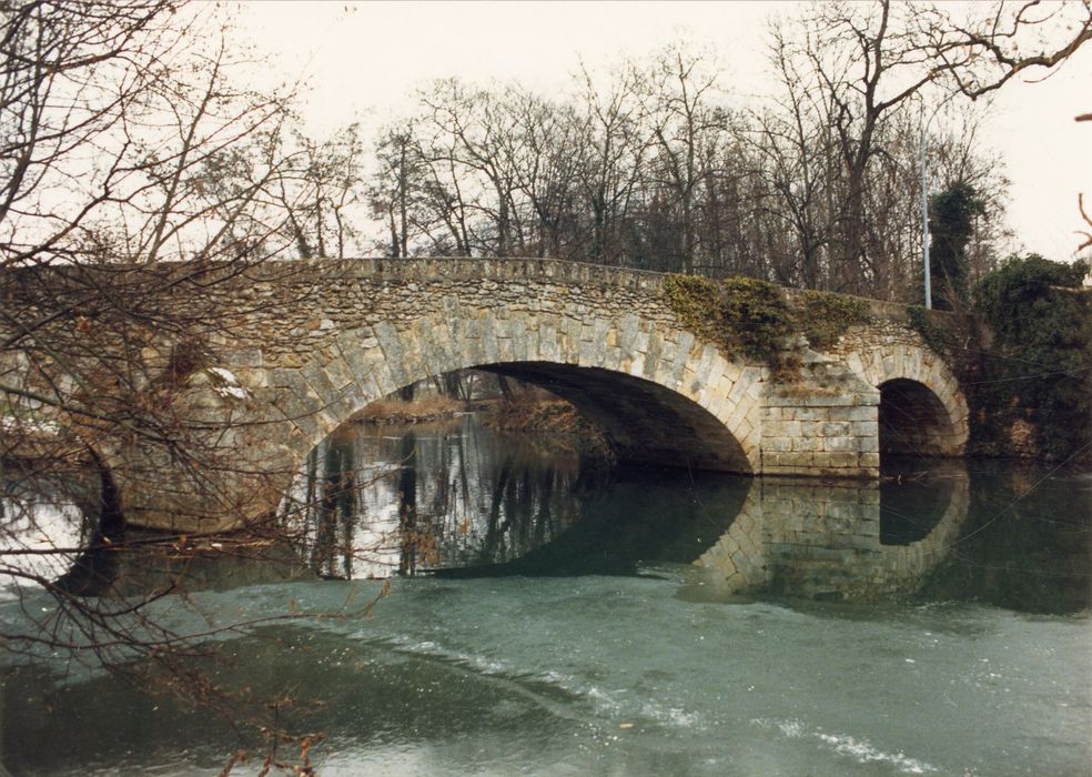 vue générale du pont en amont