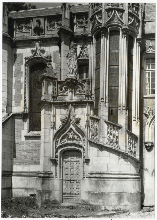 chapelle, façade latérale sud-est, vue partielle