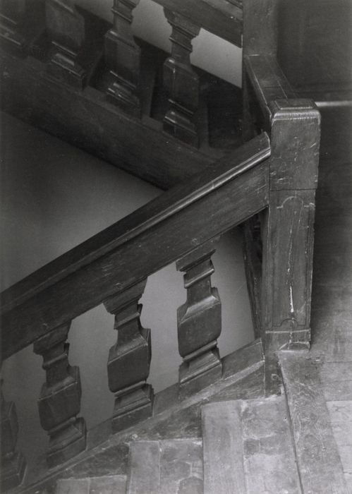 escalier situé dans l’aile en retour sud du château, détail