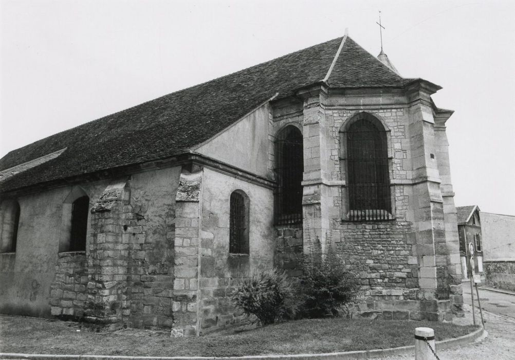 façade latérale sud-ouest, vue partielle