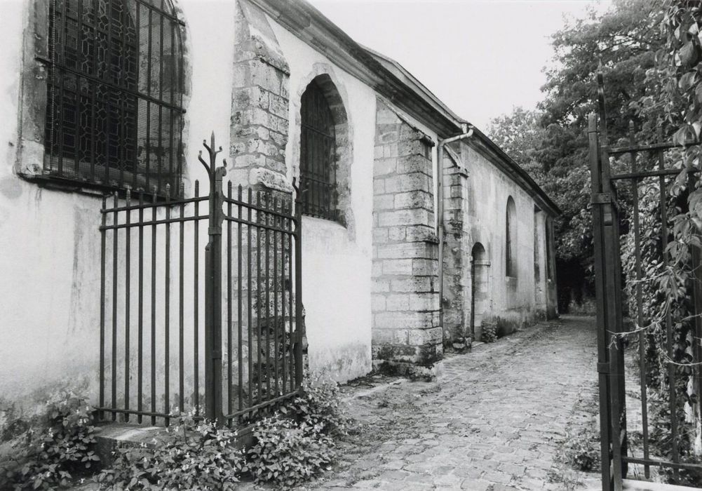 façade latérale nord-est, vue partielle