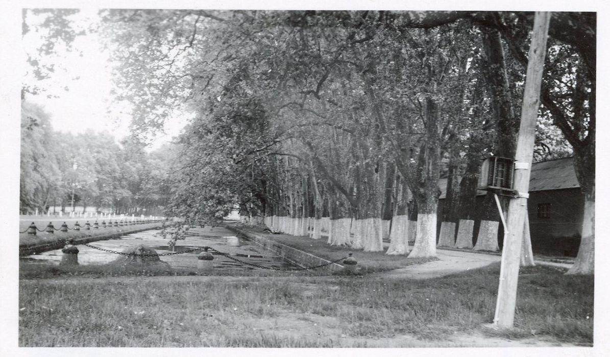 parc, grande allée et canal situés au Nord-Est