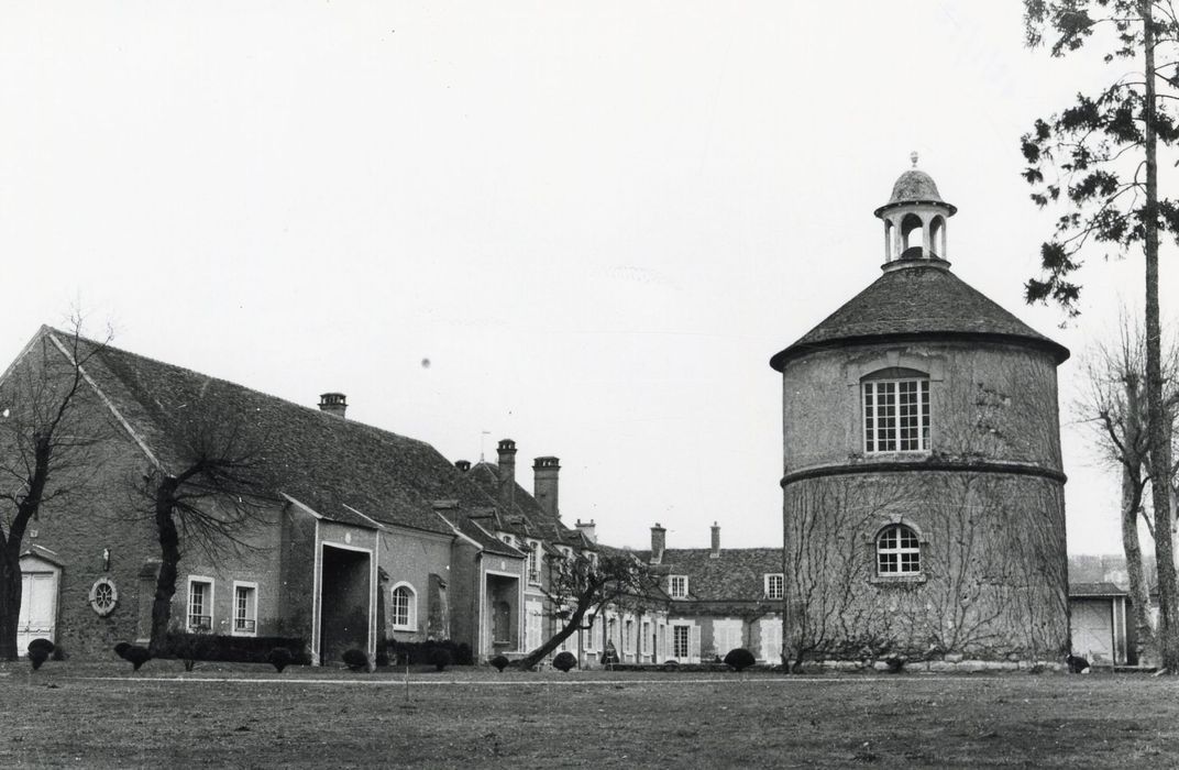 aile nord, pigeonnier, vue générale depuis le Sud-Ouest