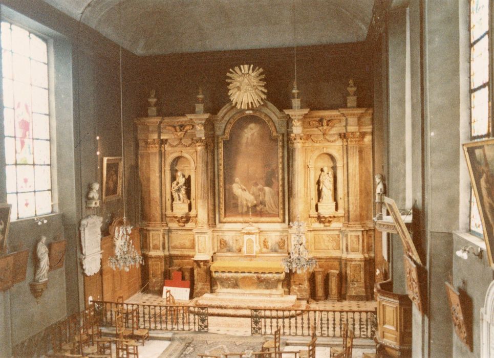 maître-autel, retable, statues : Vierge à l'Enfant, sainte Anne, tableau : Extrème onction de saint Vincent de Paul (l’) 