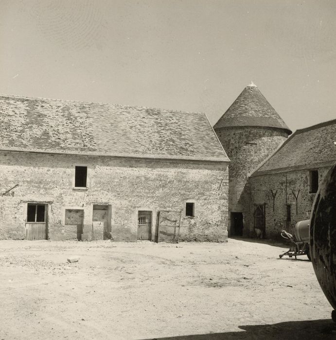 cour intérieure, aile nord, façade sud, vue partielle