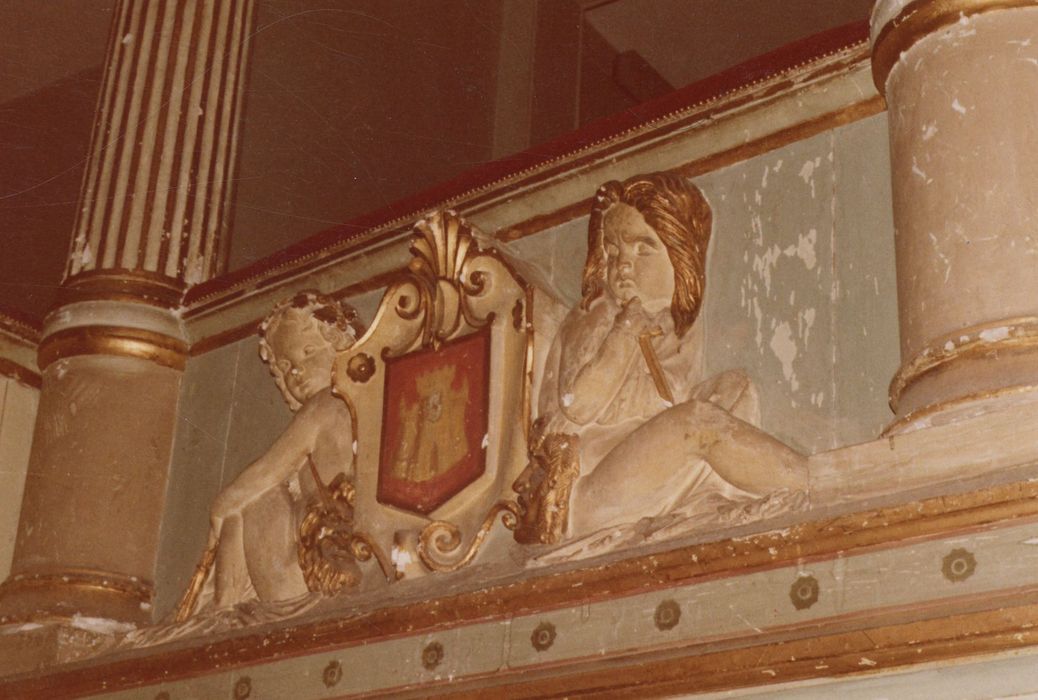 salle de spectacle, détail du décor de la loge d’avant-scène au 1er balcon