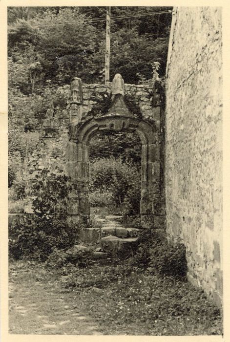 ancienne porte d’accès au château