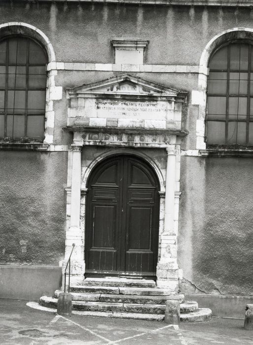 chapelle, porte d’accès sud