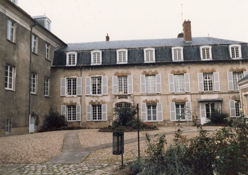 aile de la communauté, façade sud